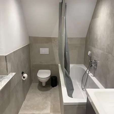 Moderne & Ruhige , Naehe Messe Апартаменты *